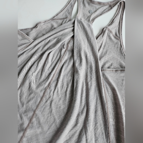 Lululemon Essential Tank Heathered Dark Chrome Size 4 Activewear Racerback Gym - Picture 9 of 13